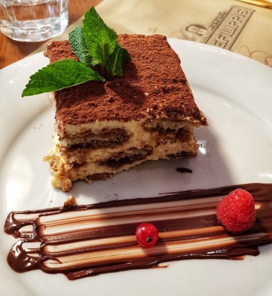 Dove mangiare a torino dolci cioccolato tiramisu pastificio defilippis