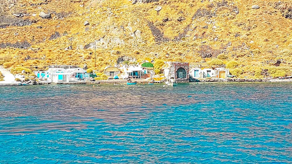 Santorini case pescatori Thirasia Cicladi Different Details